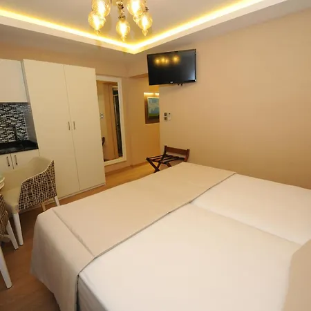 Otel Taxim 3*